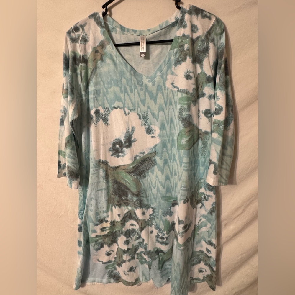 Floral V-Neck Midi Dress in Blue and White